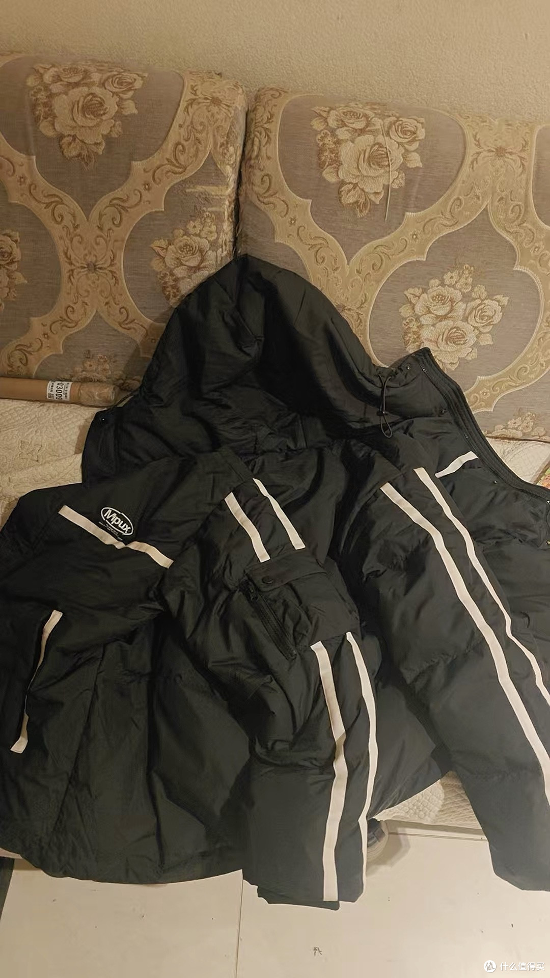 冬季穿搭指南｜羽绒服+高领毛衣+皮裤，暖感与格调双在线
