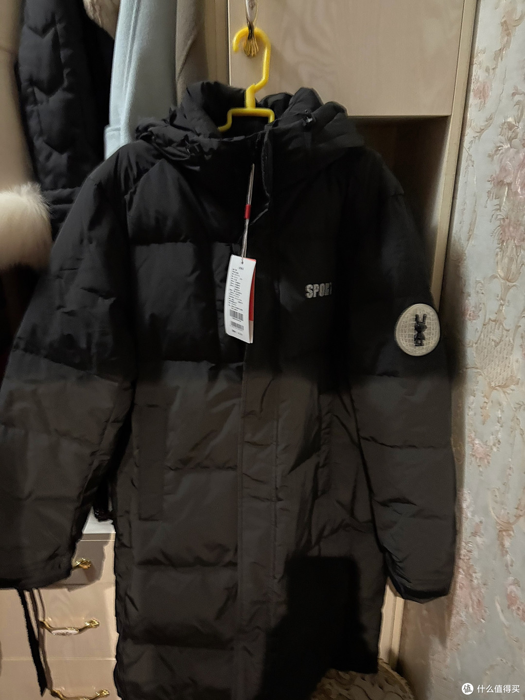 冬季旅行穿搭封神!鸭鸭2025情侣羽绒服,好看不冻人