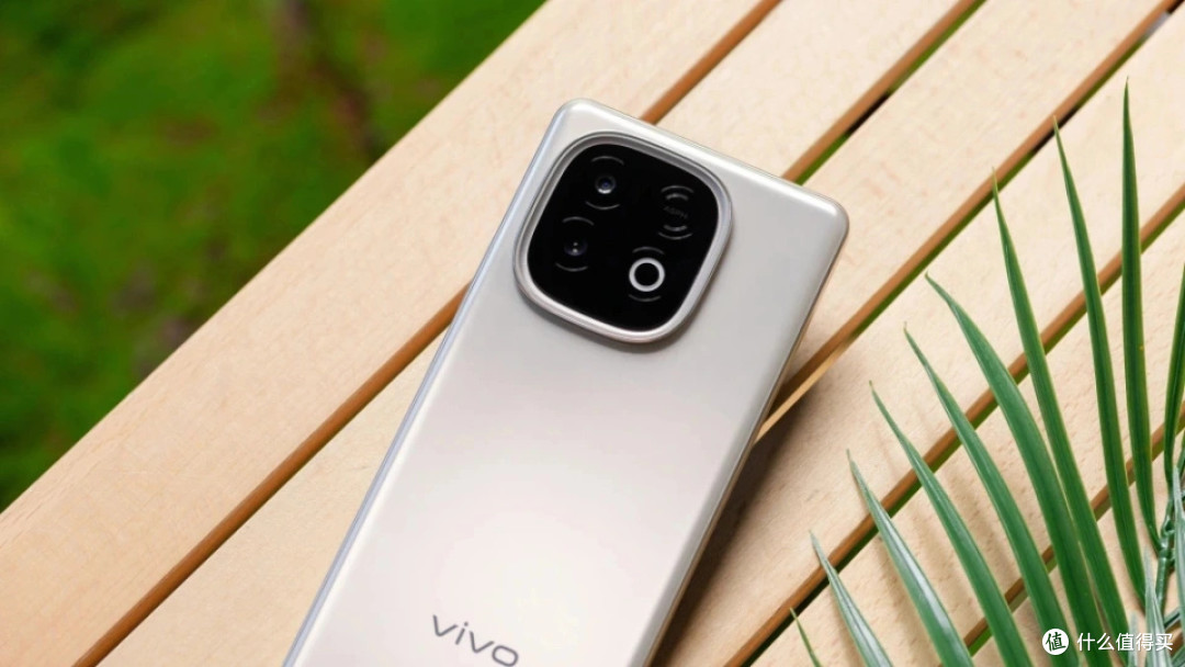 vivo终于妥协,从2399元降至1799元,512GB+7620mAh+5000万