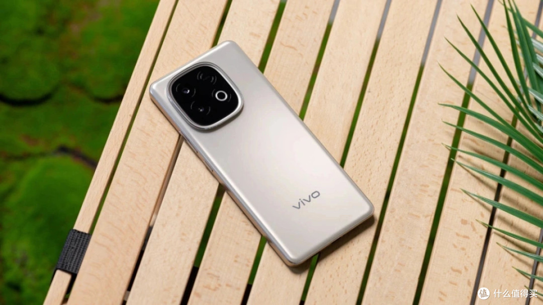 vivo终于妥协,从2399元降至1799元,512GB+7620mAh+5000万