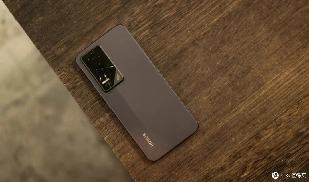 荣耀更激进了，16GB+1TB+100W闪充，顶配版旗舰双12降至清仓价