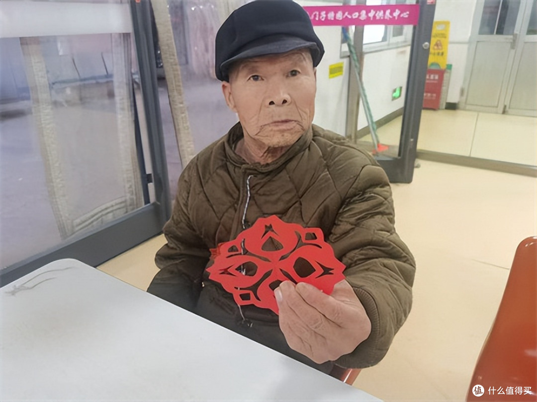 青龙益善行公益活动 温暖土门子特困老人