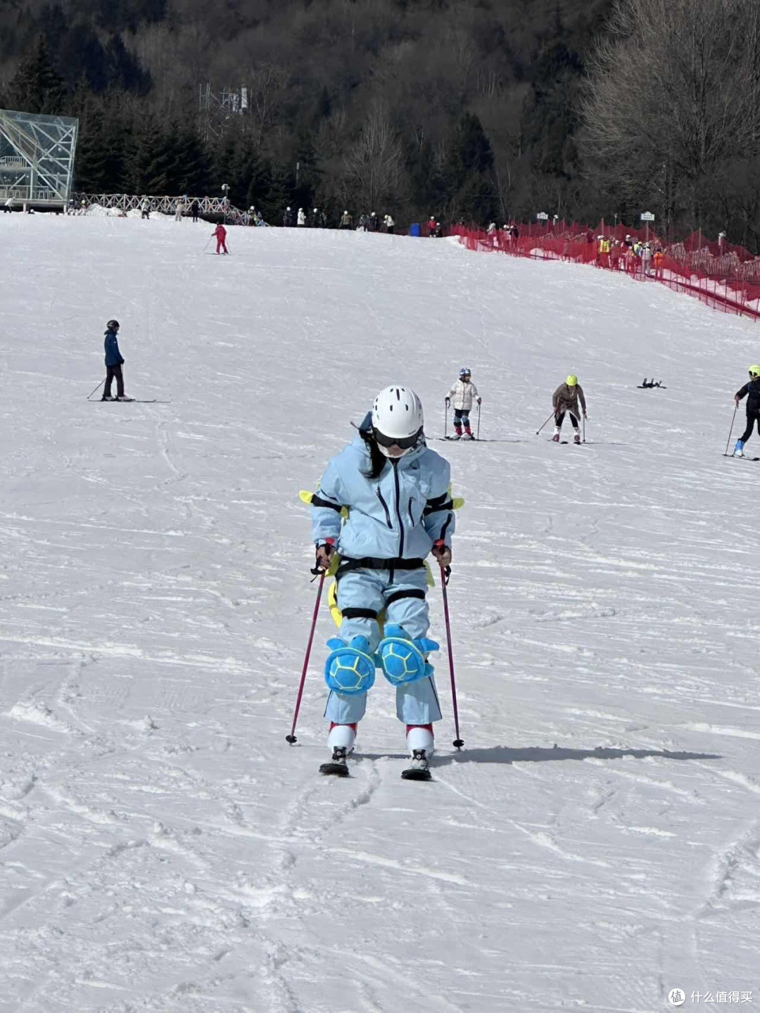 雪季情侣滑雪服实测｜保暖抗造还出片，单双板通穿不踩雷