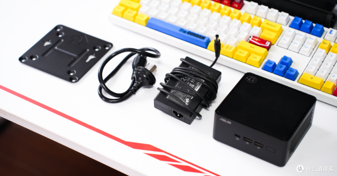 机身更紧凑,性能超预期!华硕NUC 15 Pro上手体验