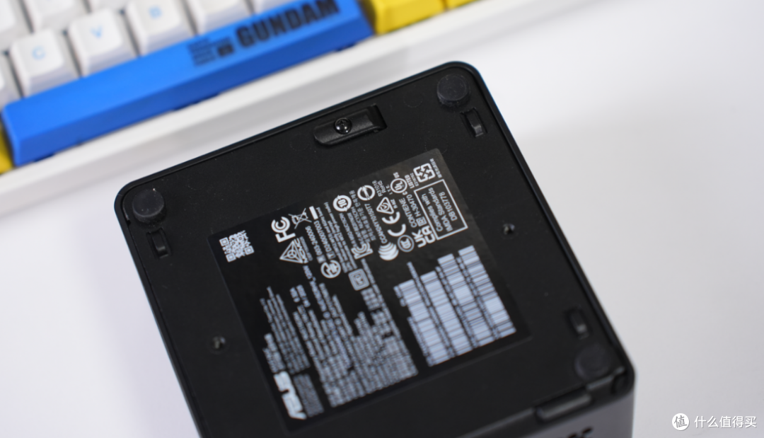 机身更紧凑,性能超预期!华硕NUC 15 Pro上手体验