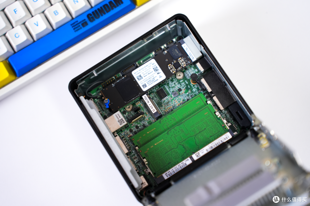 机身更紧凑,性能超预期!华硕NUC 15 Pro上手体验