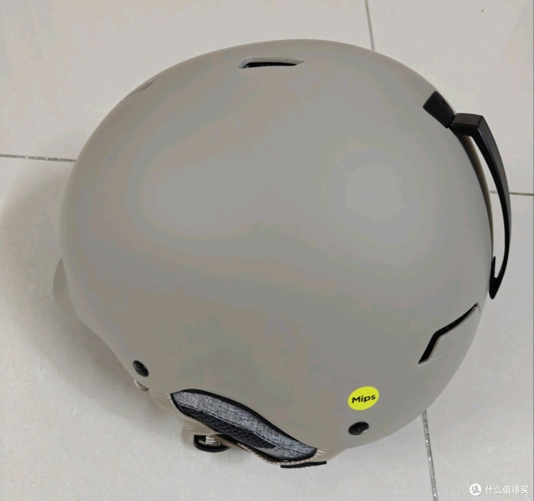 锐伍REV F3滑雪头盔：亚洲头型专属设计