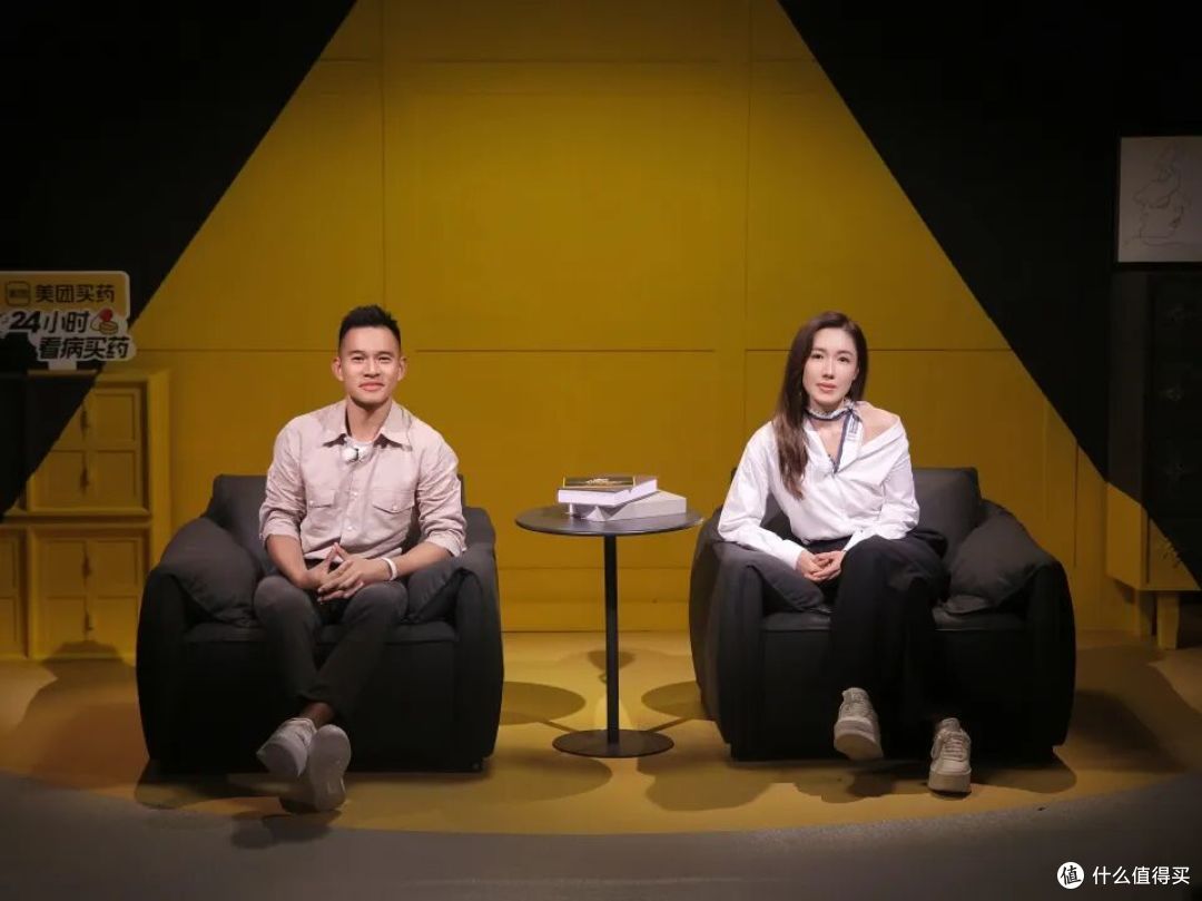 《新闻女王》中的李施嬅,在生活中不是大女主剧,日常微笑面对!