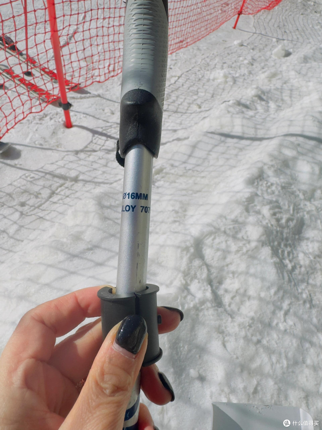 Insta360 X4双板滑雪支架安装简便