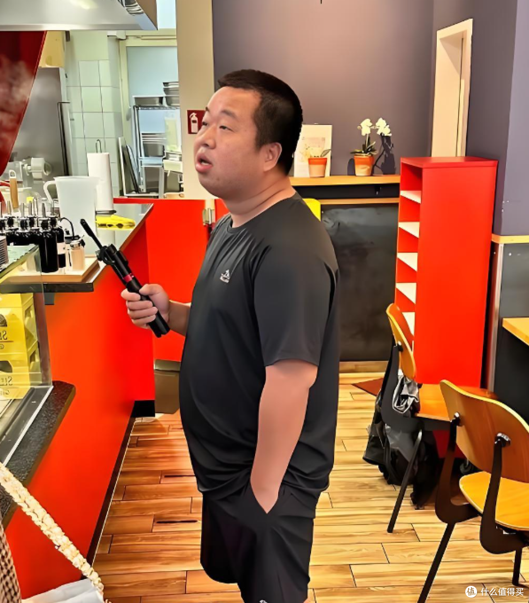千万网红遭绑反转记:蓝战非惊魂4小时,绑匪自首背后藏着啥?