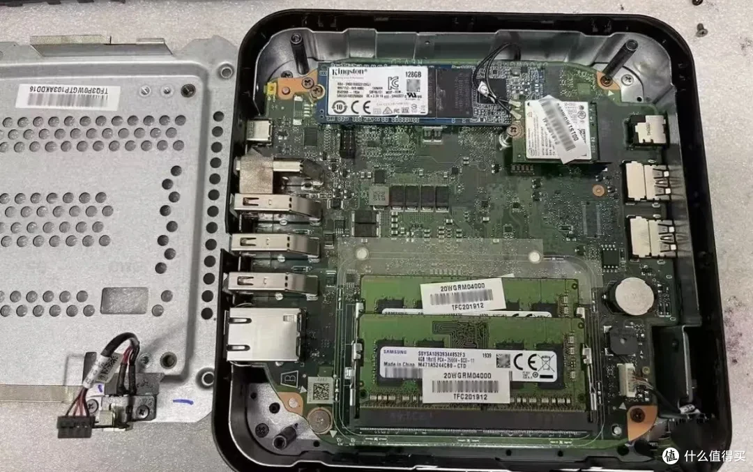 12.14 340元的饭盒小主机，搭载15W低功耗CPU！内置5个USB 3.0口