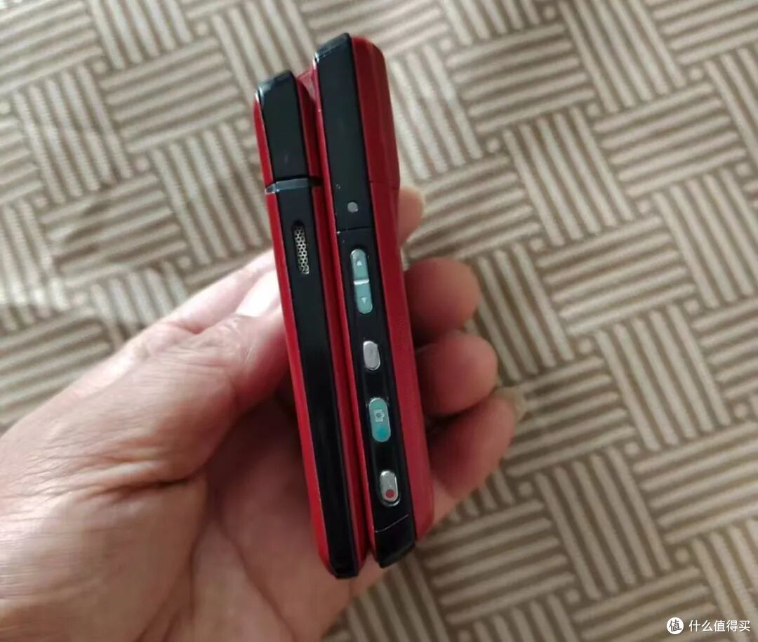 曾经最屌的洋垃圾手机!自带320万CCD镜头,屏幕还能旋转