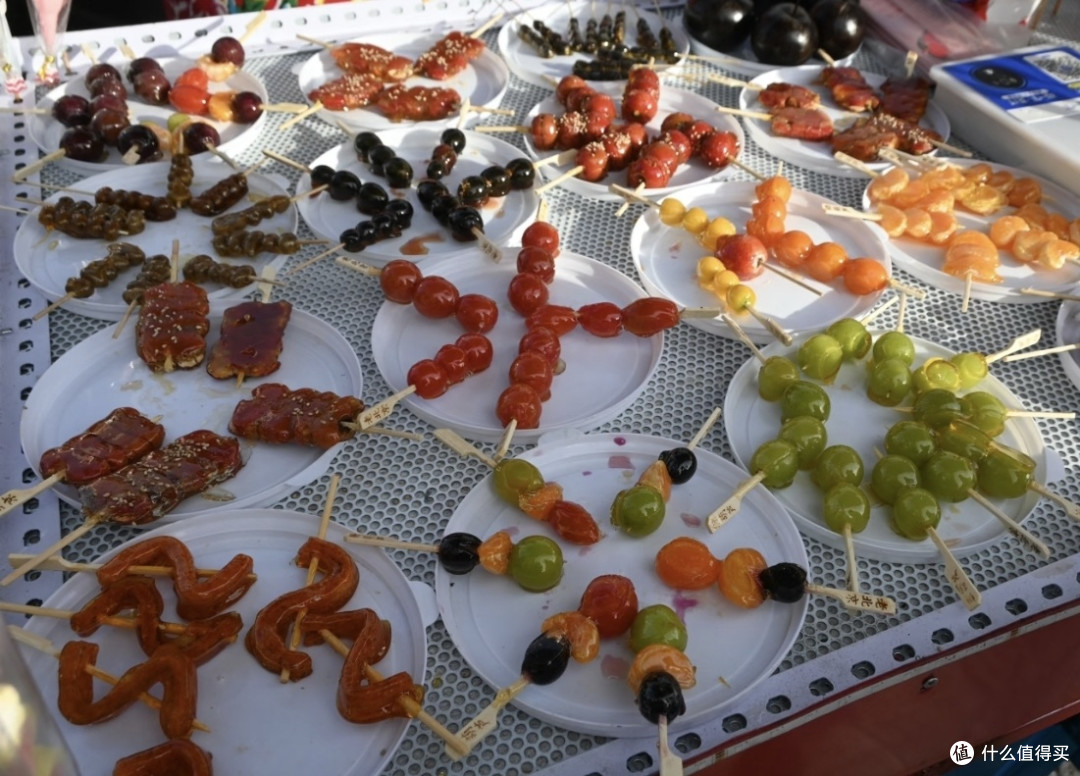 雪季美食地图：哈尔滨冰糖葫芦，冰城冬日的甜蜜图腾
