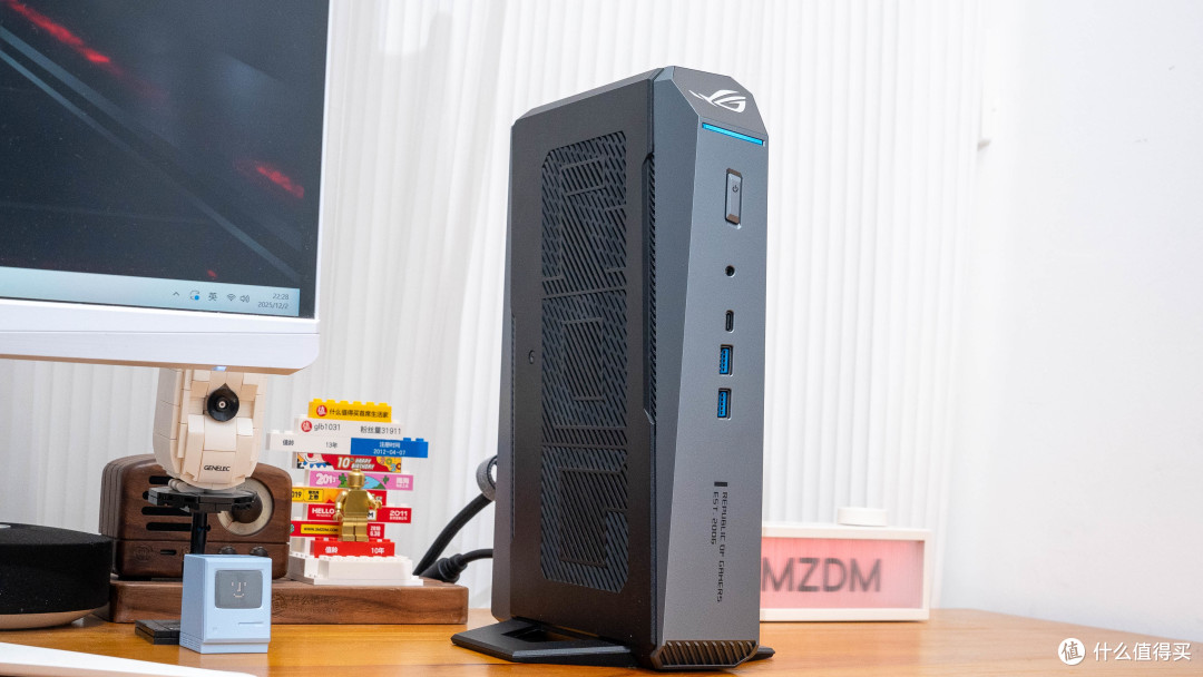 巴掌大机身塞下X3D处理器？ROG魔霸9 MINI颠覆认知