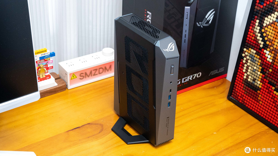 巴掌大机身塞下X3D处理器？ROG魔霸9 MINI颠覆认知