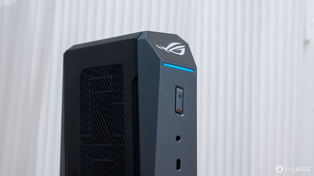 巴掌大机身塞下X3D处理器？ROG魔霸9 MINI颠覆认知