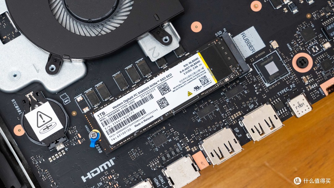 巴掌大机身塞下X3D处理器？ROG魔霸9 MINI颠覆认知