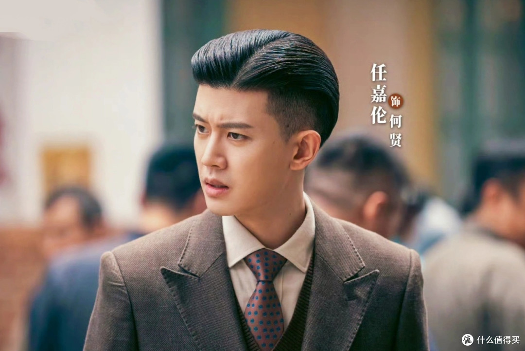 《风与潮》仅播4集,收视直逼第一,终于有熬夜狂追的黑马剧了!