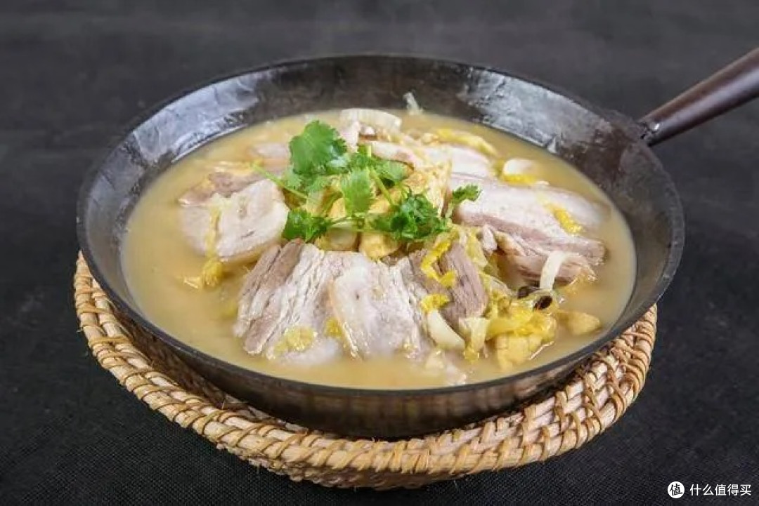 酸菜白肉锅:山里人的年关美味