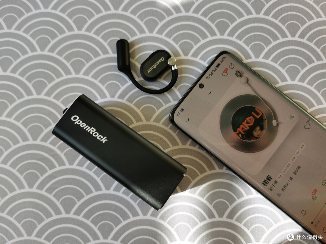 开石 OpenRock X 体验:低音炸裂+48h 续航,戴跑全稳不脱落