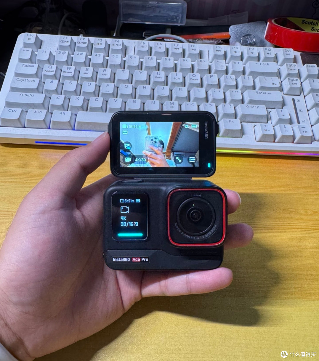 影石Insta360 Ace Pro:滑雪记录的便捷利器