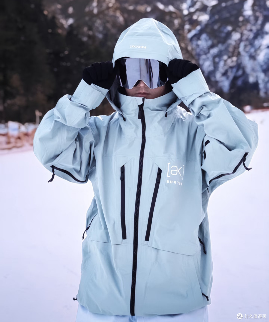 专业滑雪服的动态保暖设计