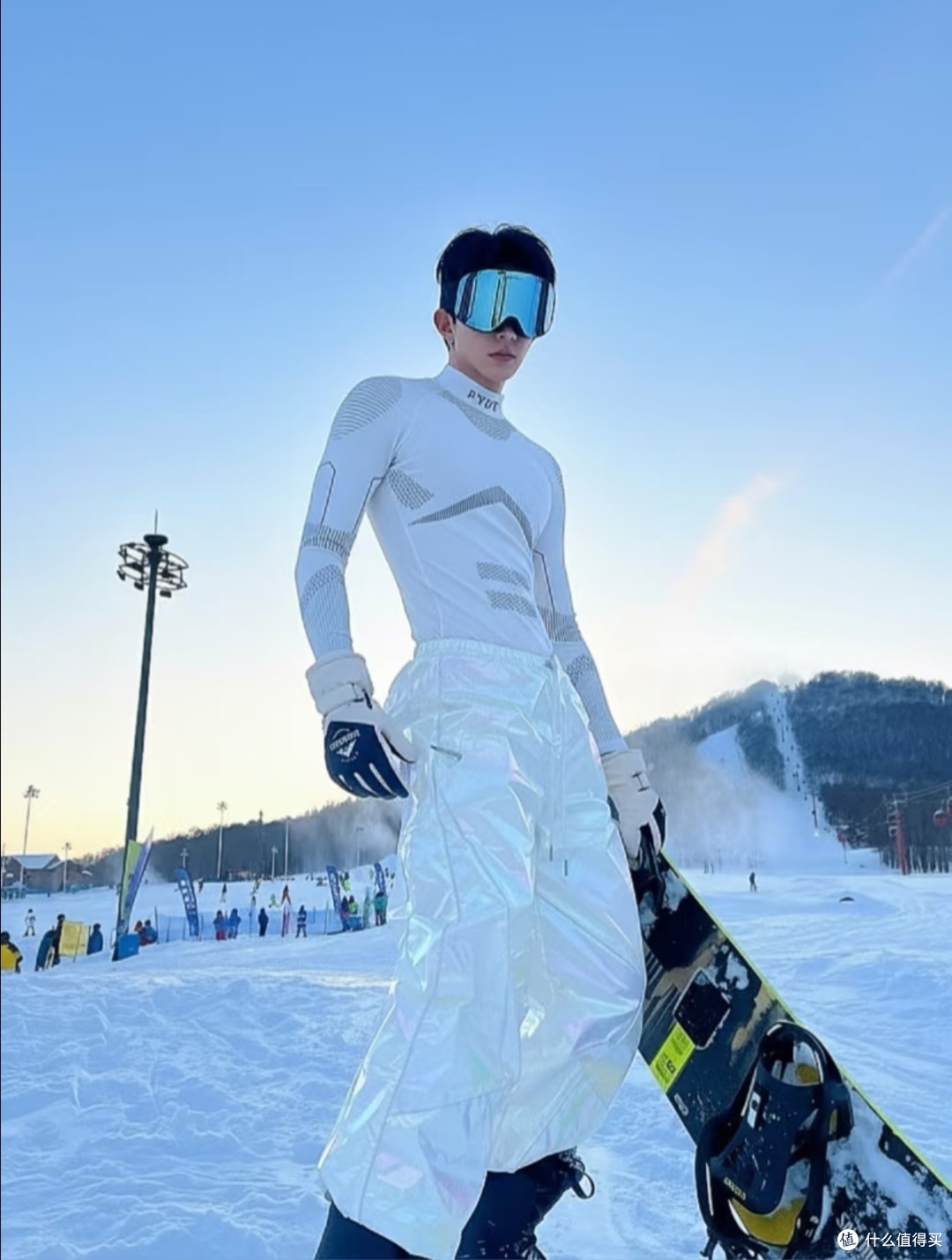 男生滑雪也不能输!雪场酷盖出片秘籍,这穿搭我能吹爆❄️