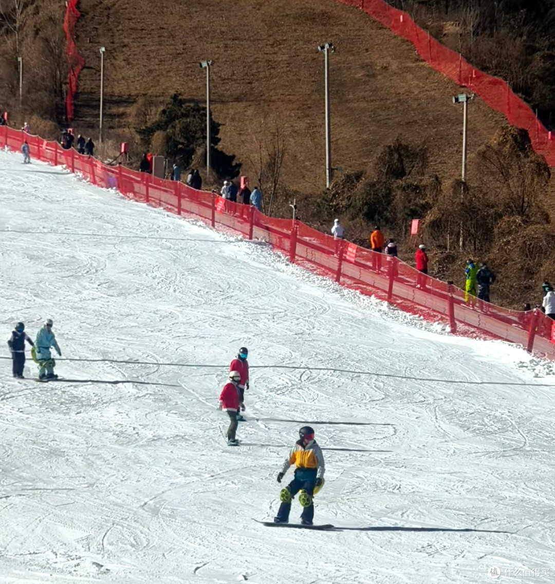 北京怀北国际滑雪场:专业设施与高性价比