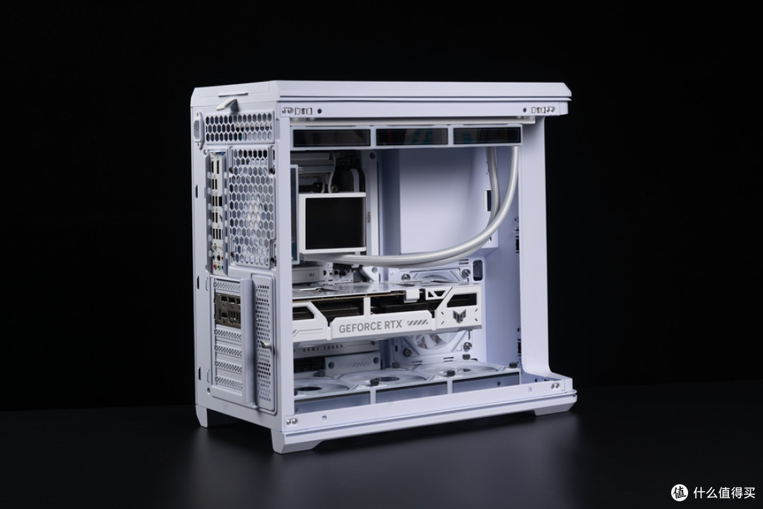 TUF B850-BTF+TUF RTX 5070Ti BTF+先马巨浪3装机体验!