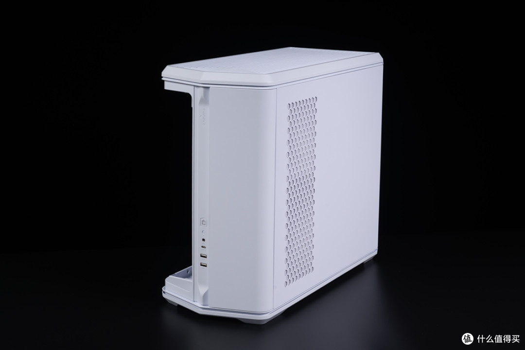 TUF B850-BTF+TUF RTX 5070Ti BTF+先马巨浪3装机体验!