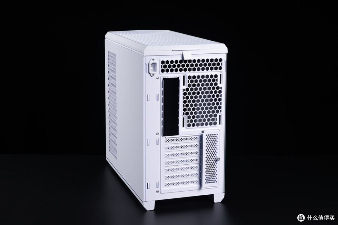 TUF B850-BTF+TUF RTX 5070Ti BTF+先马巨浪3装机体验!