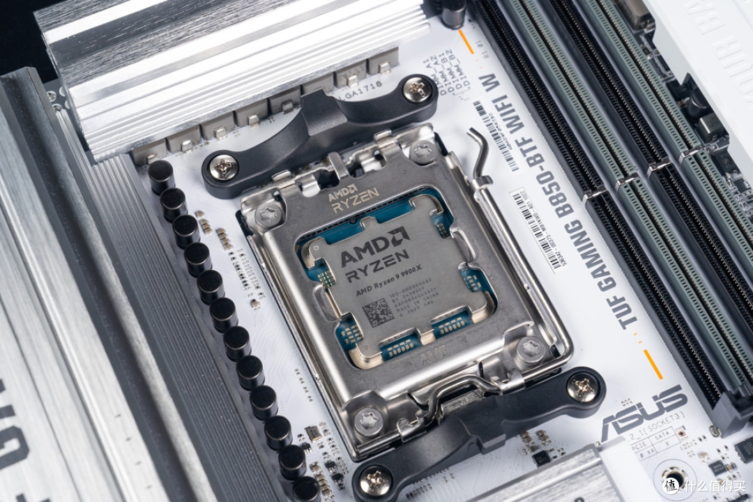 TUF B850-BTF+TUF RTX 5070Ti BTF+先马巨浪3装机体验!