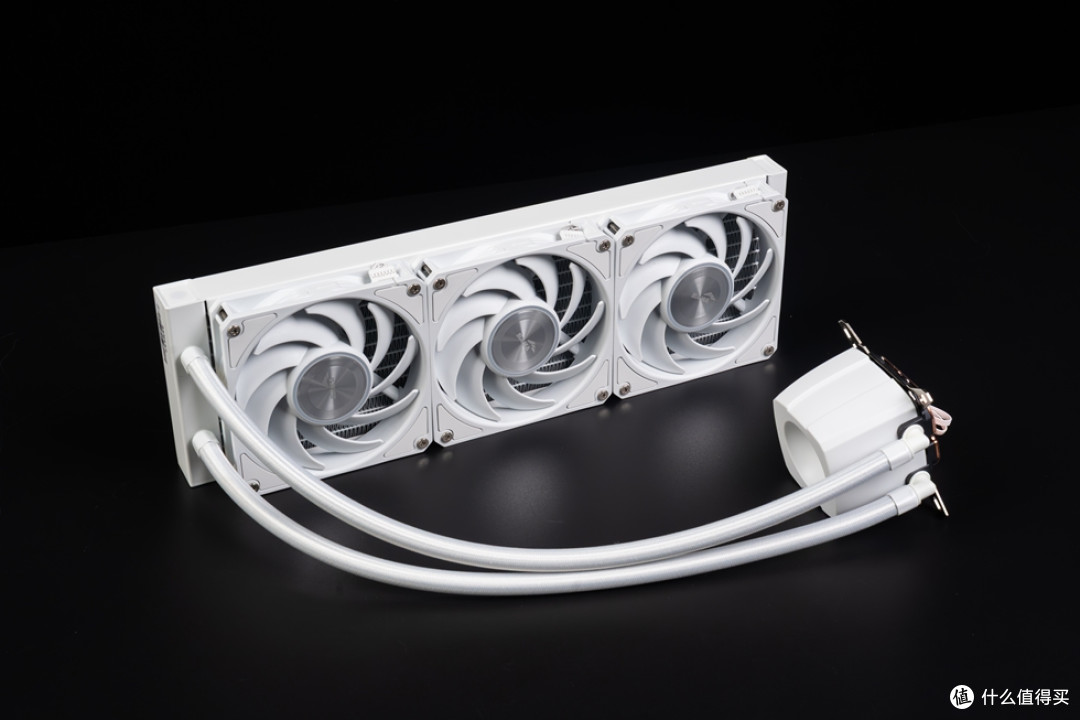 TUF B850-BTF+TUF RTX 5070Ti BTF+先马巨浪3装机体验!