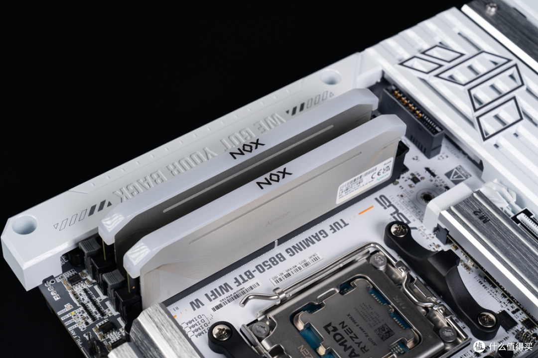 TUF B850-BTF+TUF RTX 5070Ti BTF+先马巨浪3装机体验!