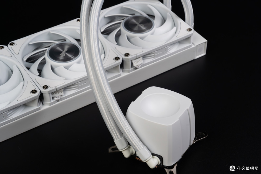 TUF B850-BTF+TUF RTX 5070Ti BTF+先马巨浪3装机体验!