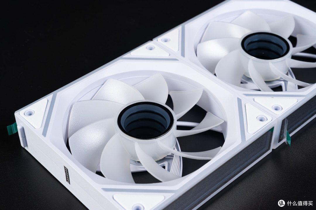 TUF B850-BTF+TUF RTX 5070Ti BTF+先马巨浪3装机体验!