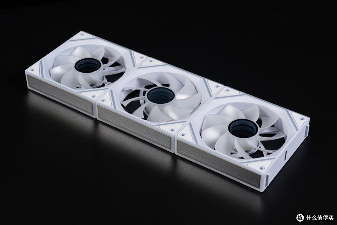 TUF B850-BTF+TUF RTX 5070Ti BTF+先马巨浪3装机体验!