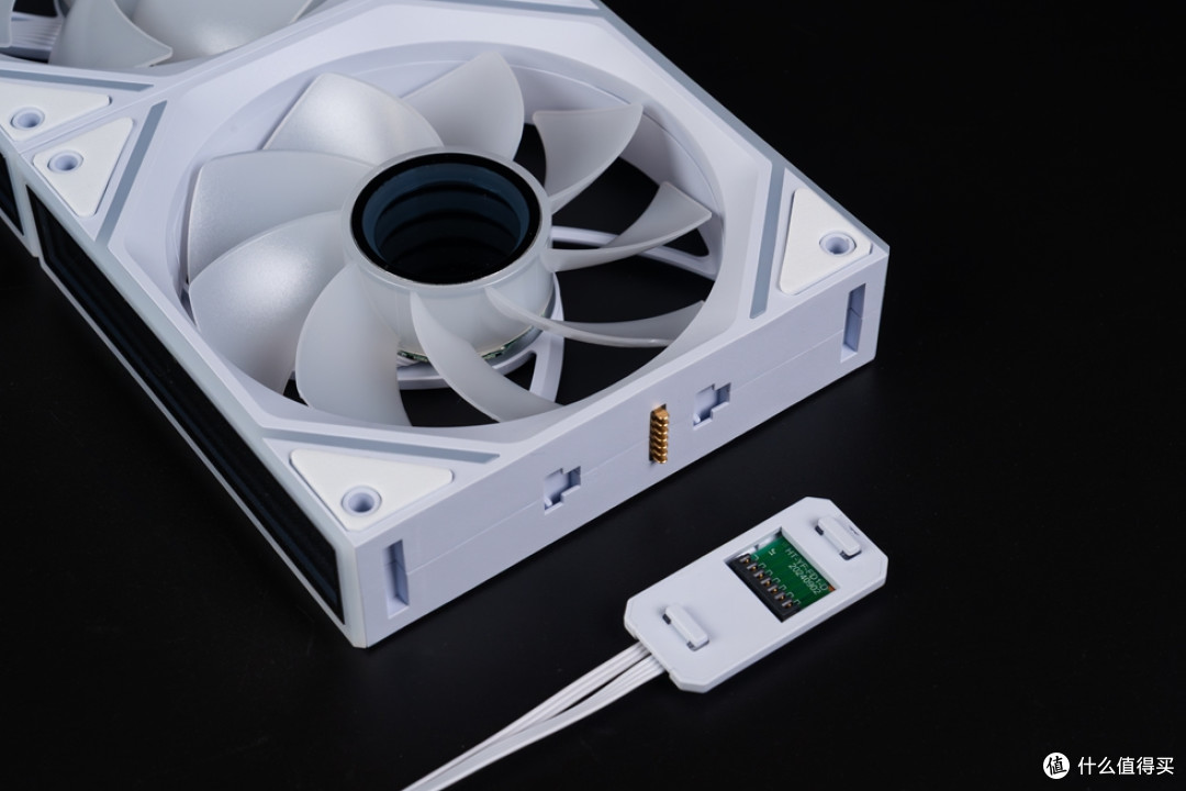 TUF B850-BTF+TUF RTX 5070Ti BTF+先马巨浪3装机体验!