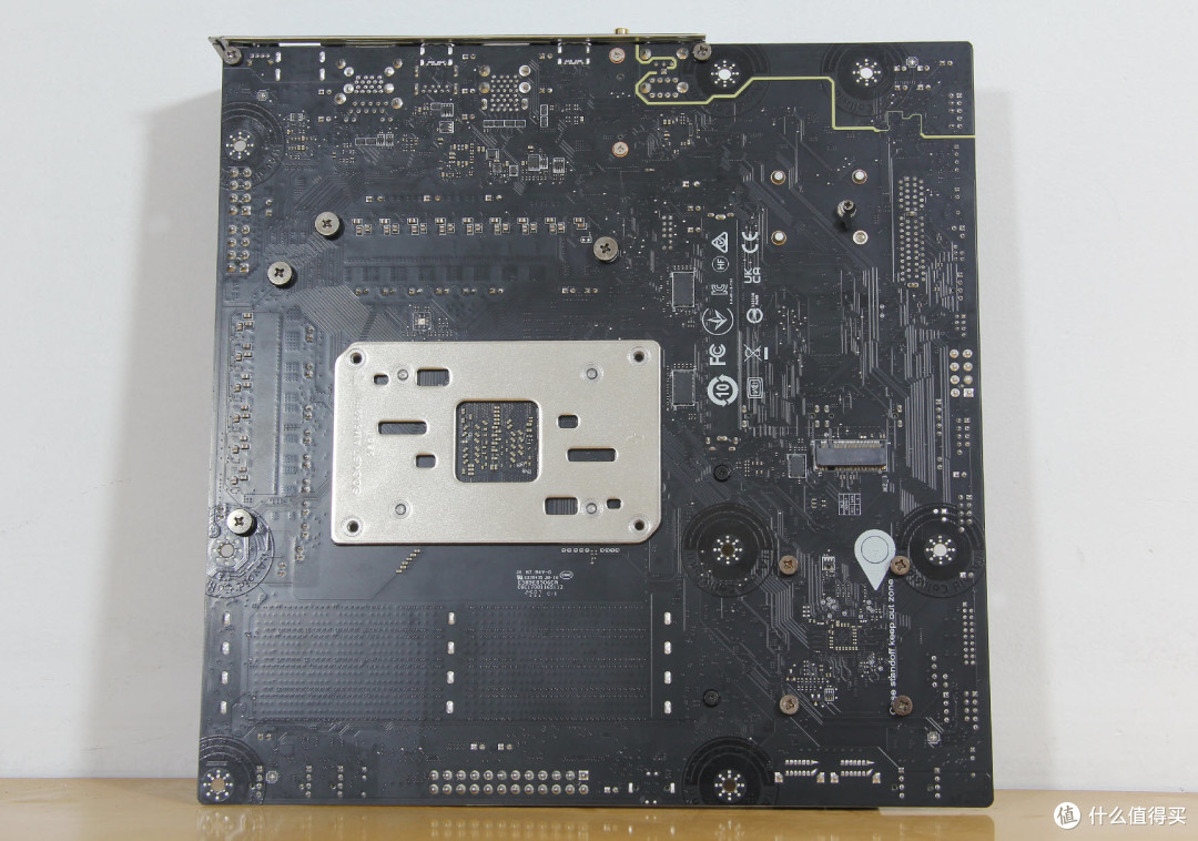 2025硬件大推荐:AMD R7-9800X3D登顶!这颗“游戏神U”彻底封神