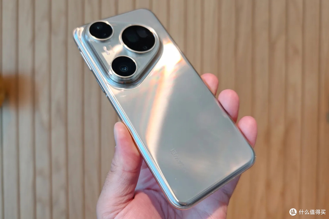 华为终于妥协,16GB+512GB跳水2800元,5700mAh+鸿蒙OS+1英寸主摄