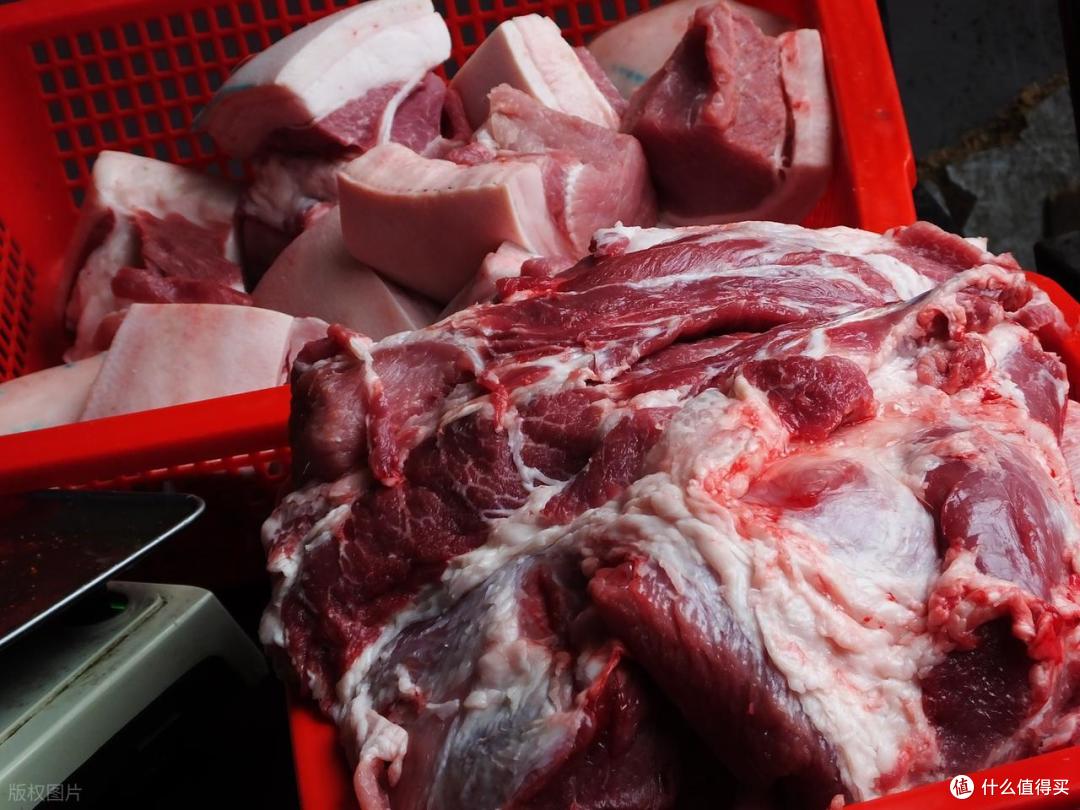 买猪肉,遇到这3种别买!肉贩子:不懂的人才吃