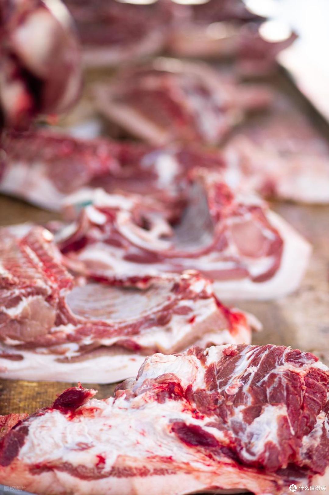 买猪肉,遇到这3种别买!肉贩子:不懂的人才吃