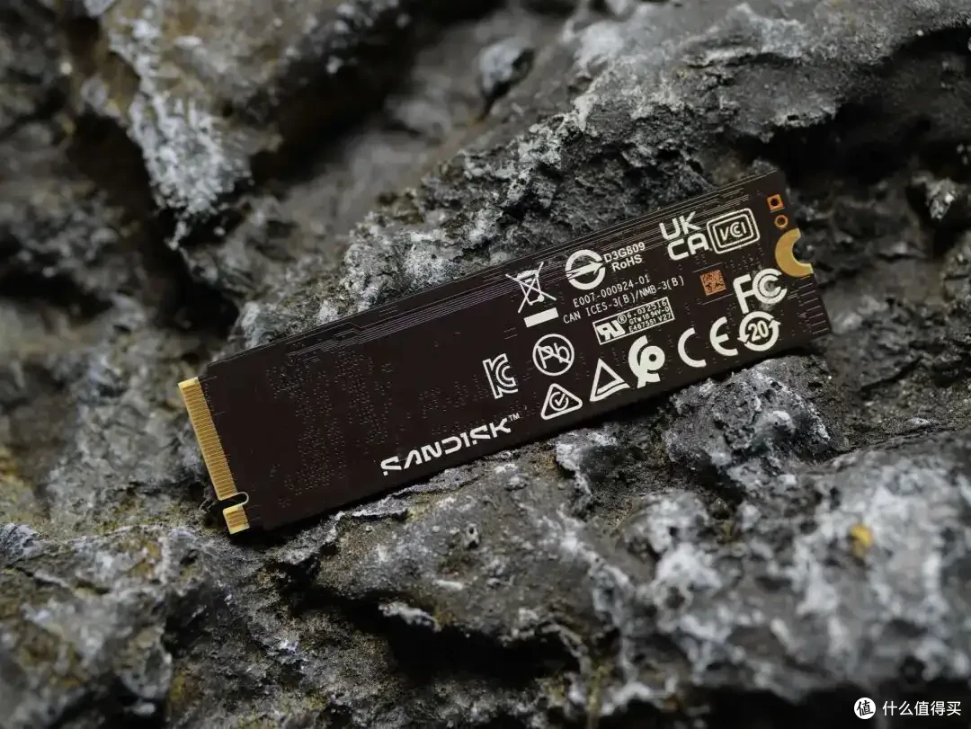 西数SN8100深度测试：成也萧何败也萧何，激进的nCache 4.0双刃剑_固态硬盘_什么值得买