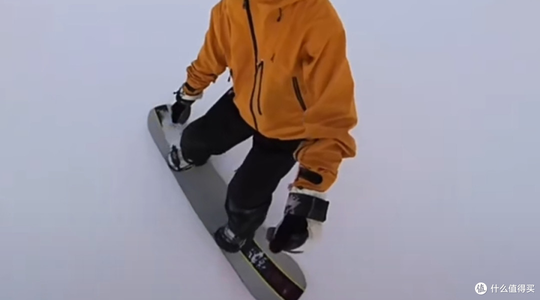 南恩冰穹25滑雪服:专业防护与舒适兼备