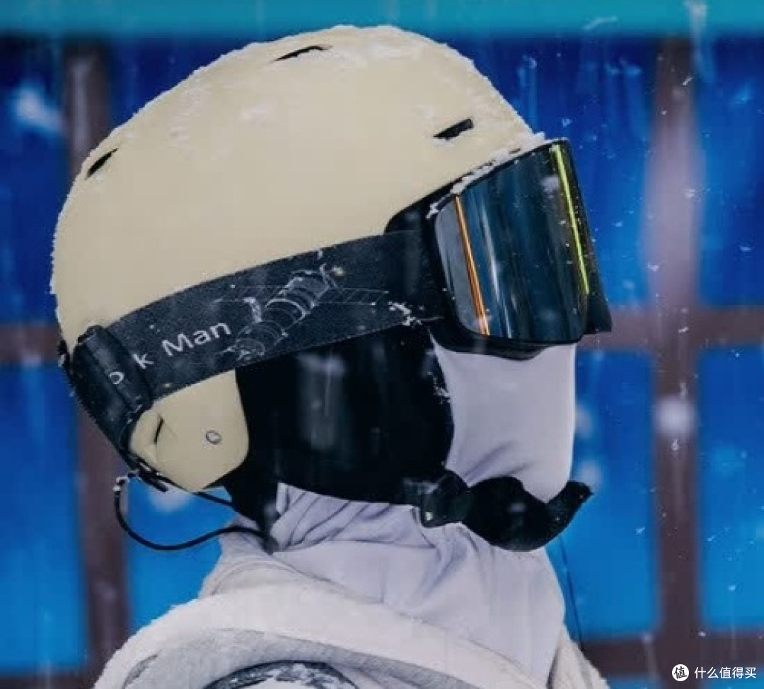 EASTINEAR盔镜一体滑雪头盔:冬日雪场,安全与舒适并驾齐驱