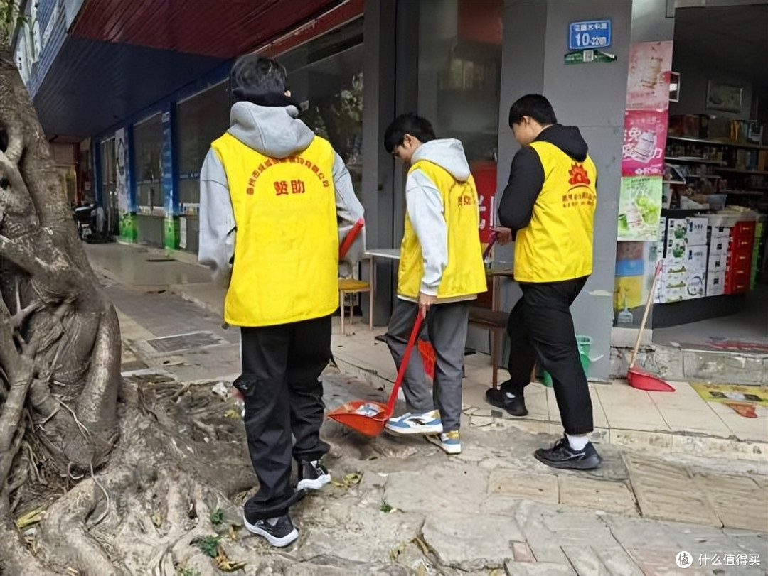 惠州市向阳慈善会开展“爱国卫生”志愿活动