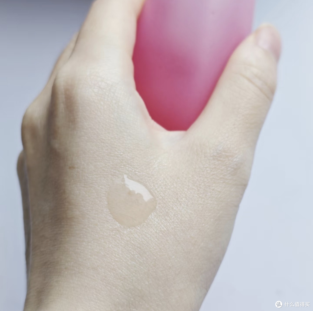 雅诗兰黛红石榴水乳改善暗黄