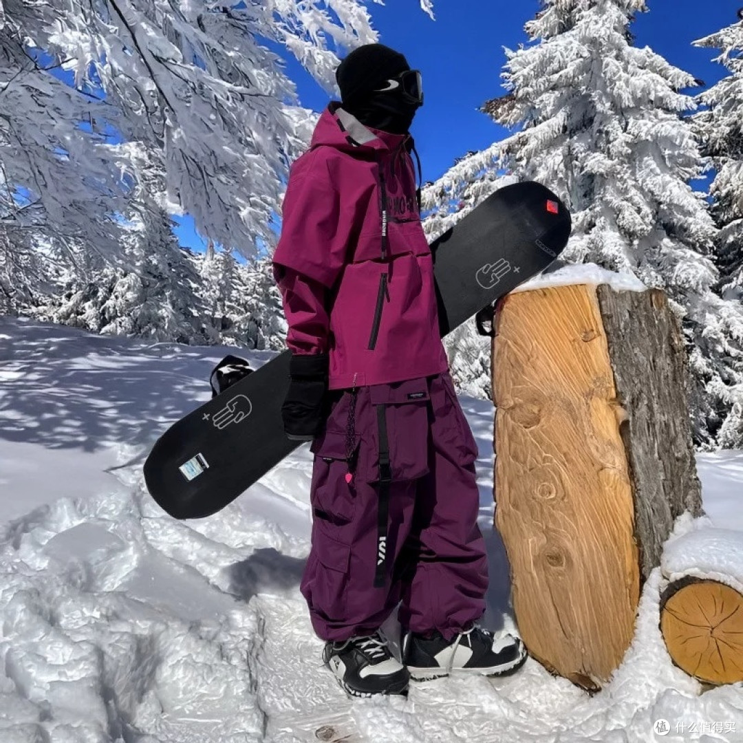 紫罗兰滑雪服套装:保暖与颜值兼备