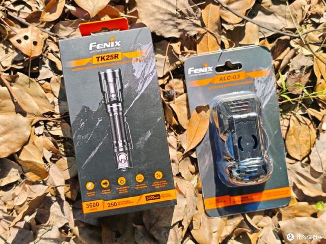 强光与多能兼具:Fenix TK25R手电
