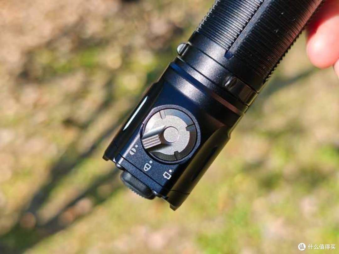 强光与多能兼具:Fenix TK25R手电